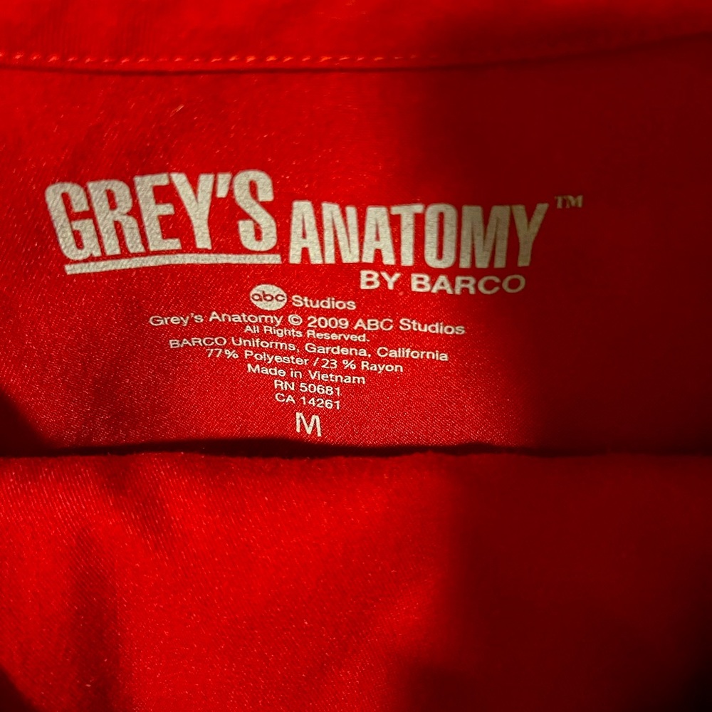 Grey’s anatomy scrubs set size medium